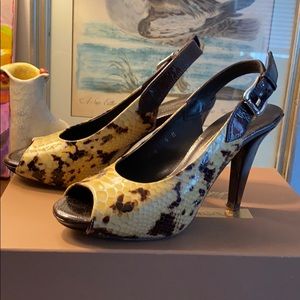 Donald Pliner Italian made/ Snakeskin heels 6
